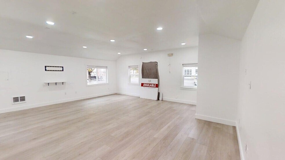 More Photos Of 11518 NE Sandy Blvd, Portland Apartments For Lease