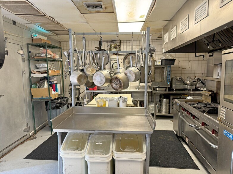 More Photos Of 1403 N Navarro St, Victoria Restaurant For Sale