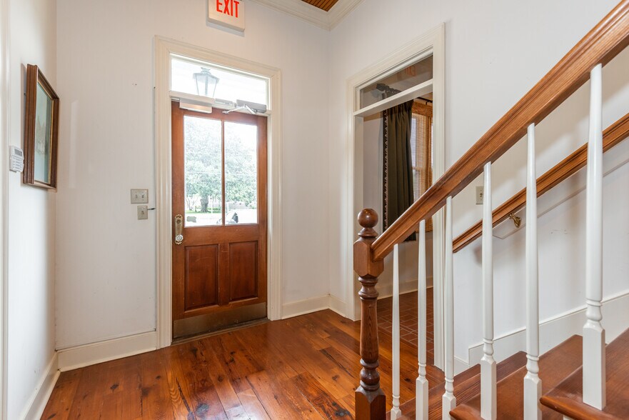 More Photos Of 987 Harris St, Tunica Office For Sale