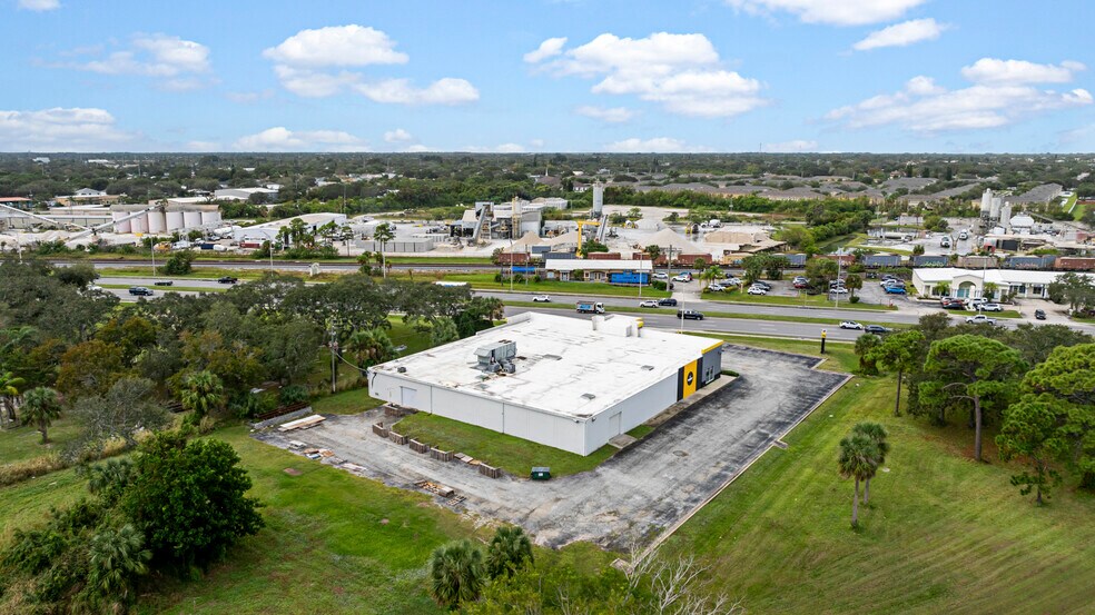 More Photos Of 2705 N Harbor City Blvd, Melbourne Freestanding For Sale