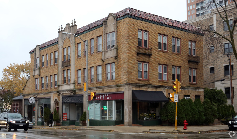 Primary Photo Of 2000-2010 N Farwell Ave, Milwaukee Storefront Retail Residential For Lease