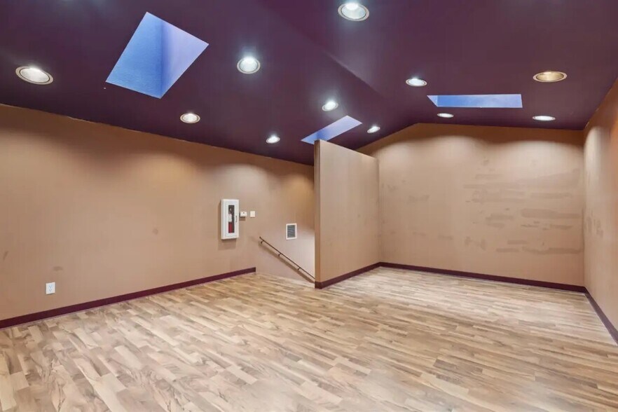 More Photos Of 180 Knights Way, Fond Du Lac Medical For Sale