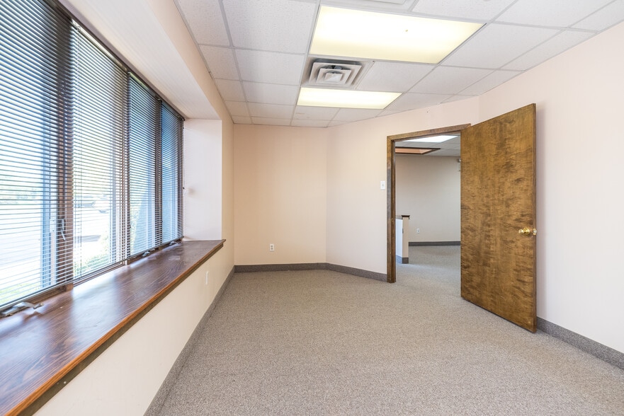 More Photos Of 908-918 Town Center, New Britain Office For Sale