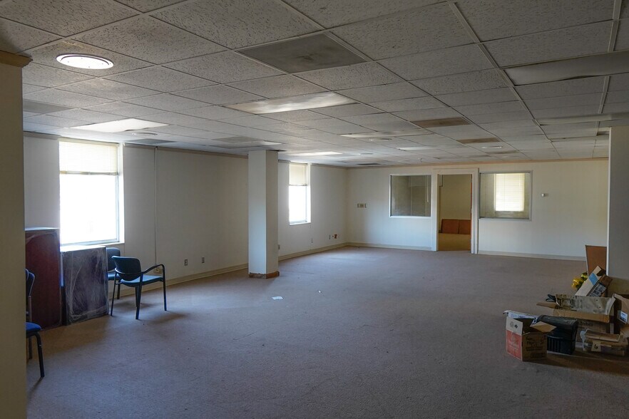 More Photos Of 222 N President St, Jackson Office Residential For Sale