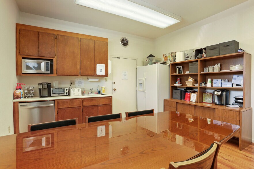 More Photos Of 200 W Harding Way, Stockton Office For Lease