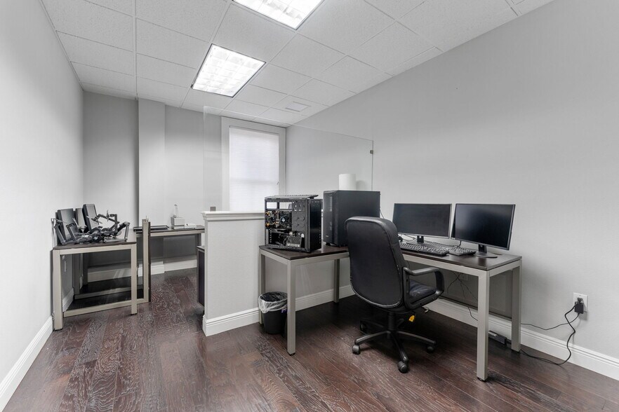 More Photos Of 337 S Plant Ave, Tampa Office Residential For Lease