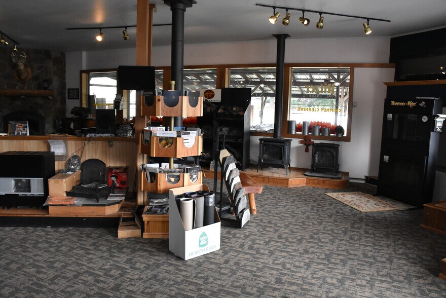 More Photos Of 17275 Shreve Run Rd, Pleasantville General Retail For Sale