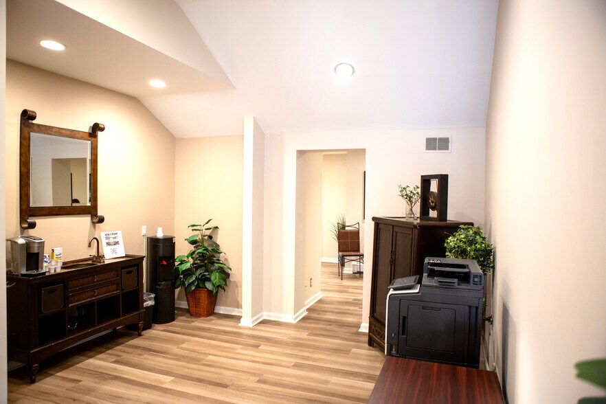 More Photos Of 210 Haven Ave, Scotch Plains Office For Sale