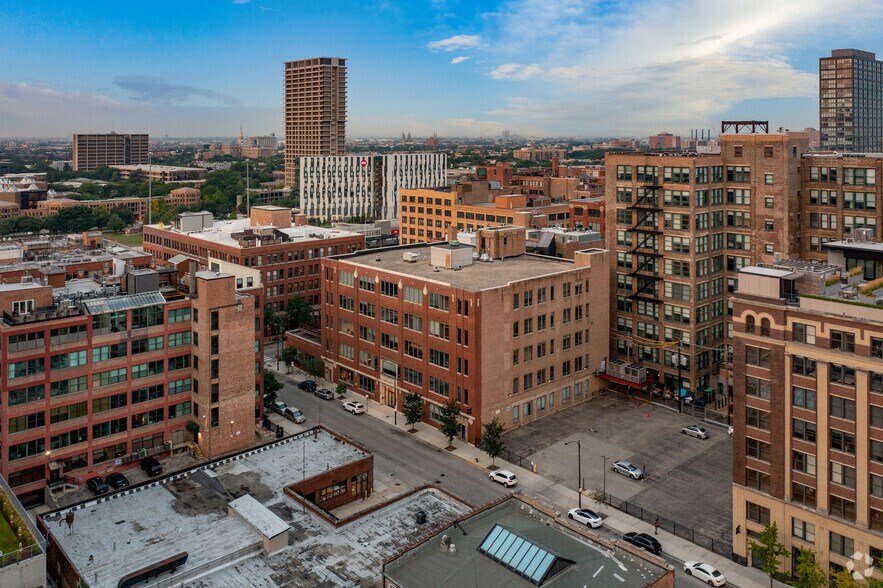 More Photos Of 322-340 S Green St, Chicago Office For Lease