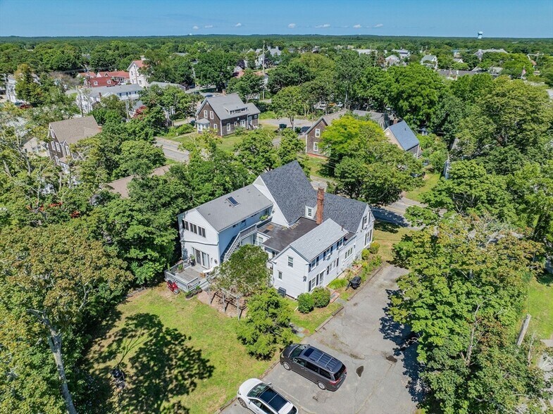 More Photos Of 37 School St, Hyannis Apartments For Sale