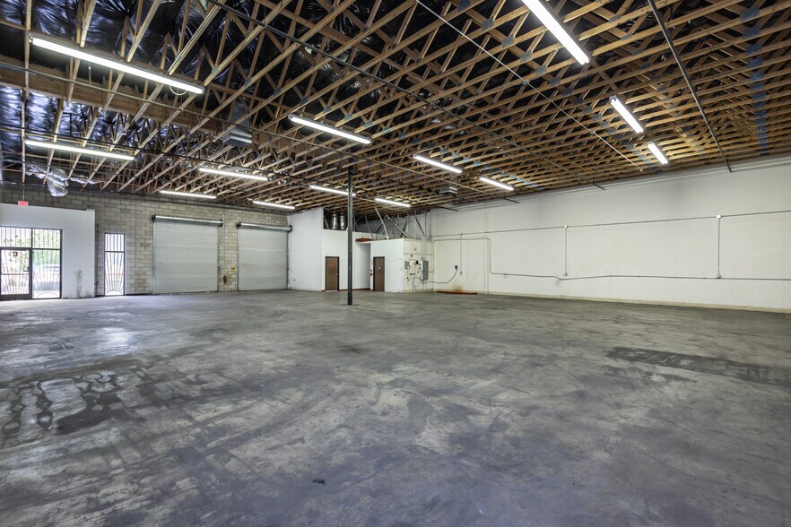 More Photos Of 2615 Branson Ave, North Las Vegas Distribution For Lease