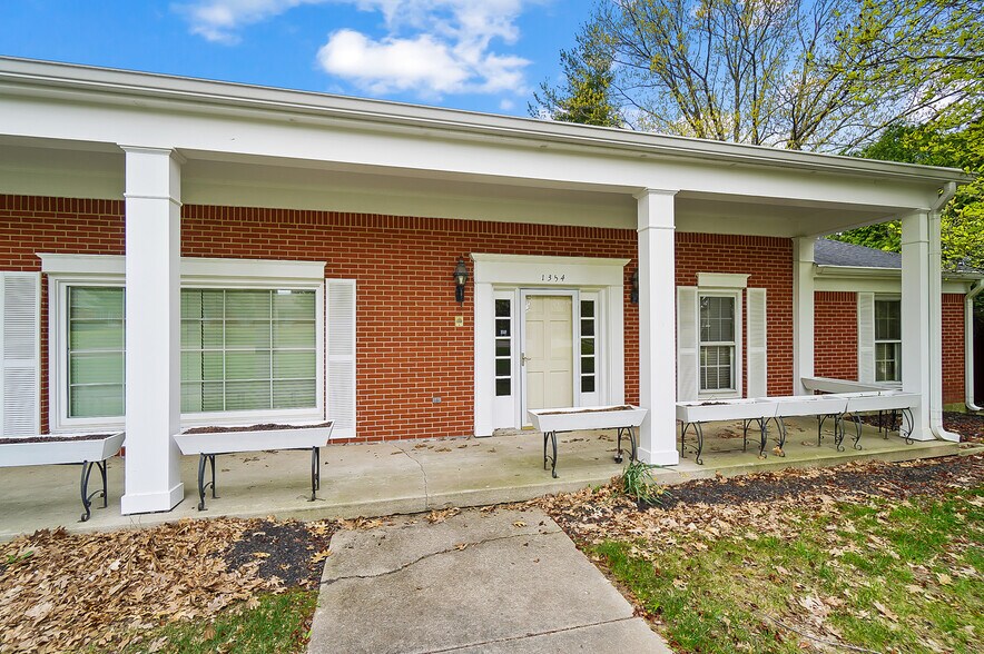 More Photos Of 1354 N Monroe Dr, Xenia Medical For Lease