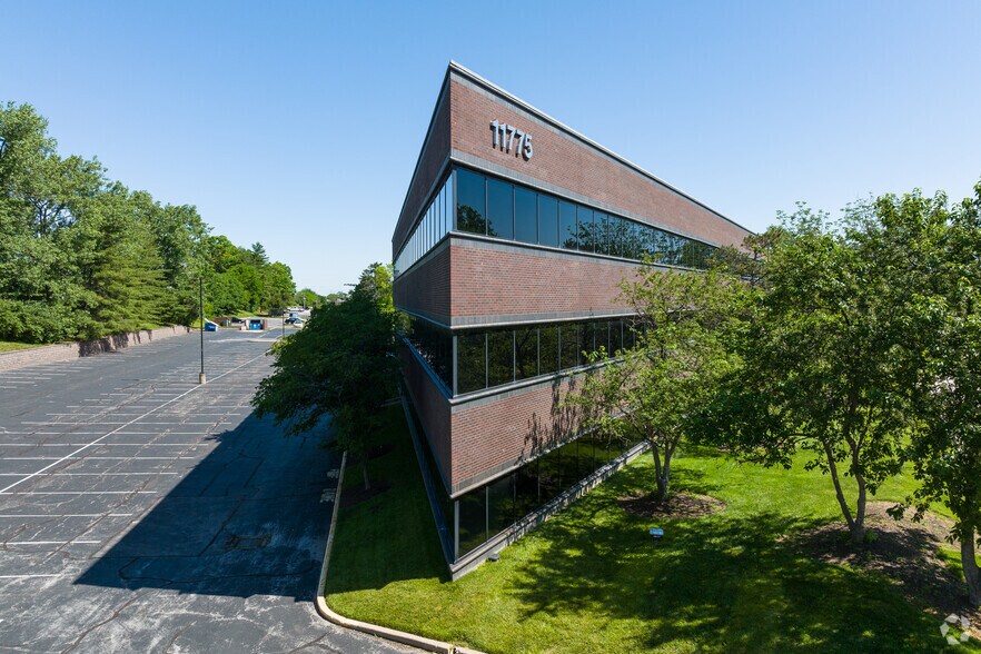 More Photos Of 11775 Borman Dr, Saint Louis Office For Lease