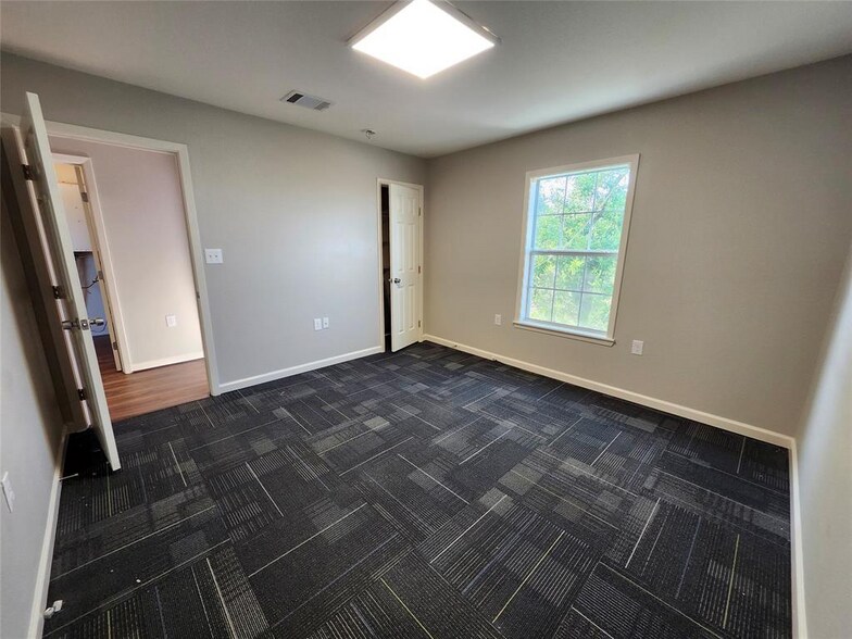 More Photos Of 12716 Fitzhugh Rd, Austin Office For Lease