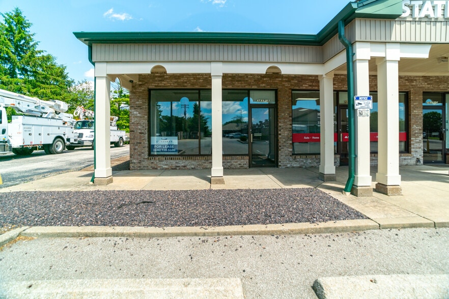 More Photos Of 3801-3837 Vaile Ave, Florissant General Retail For Lease