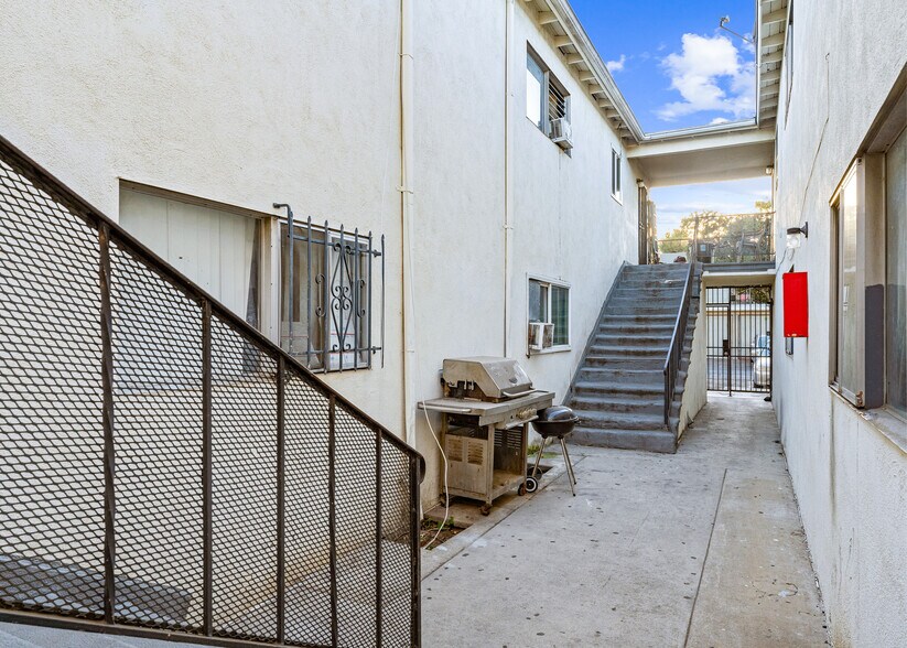 More Photos Of 427 N Rose St, Anaheim Apartments For Sale