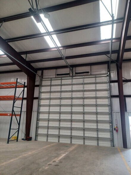 More Photos Of 236 Industrial Park Dr, Victoria Warehouse For Lease