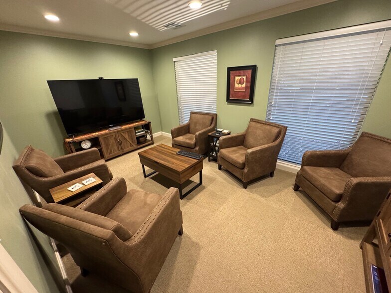 More Photos Of 6964 S 69th East Ave, Tulsa Medical For Sale