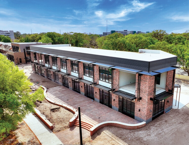 More Photos Of 12100 Collegiate Way, Orlando Unknown For Lease