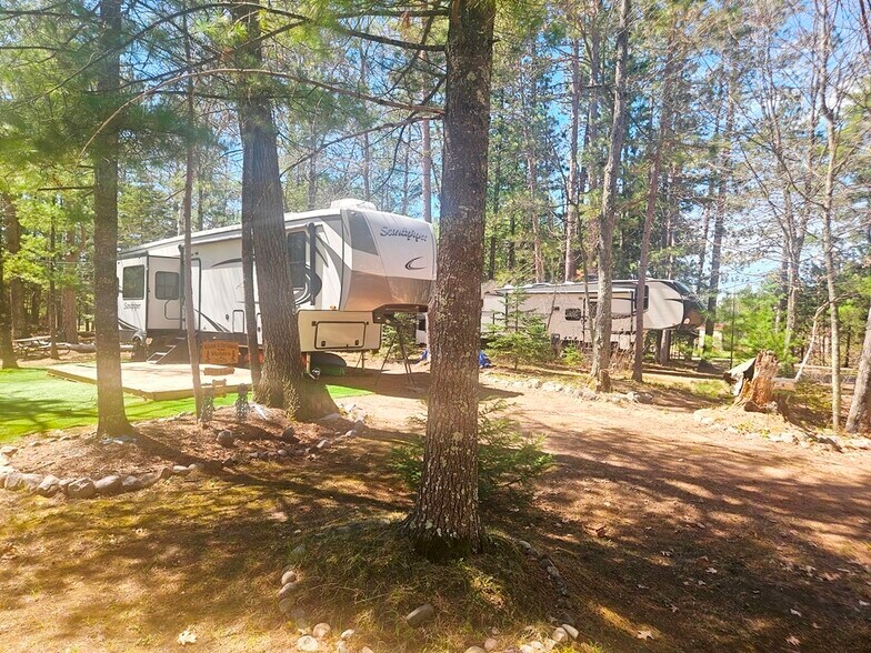 More Photos Of 4702 Hi Pines Ln, Eagle River Trailer Camper Park For Sale