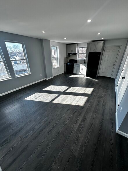 More Photos Of 1468-1472 Baldwin St, Waterbury Storefront Retail Residential For Sale