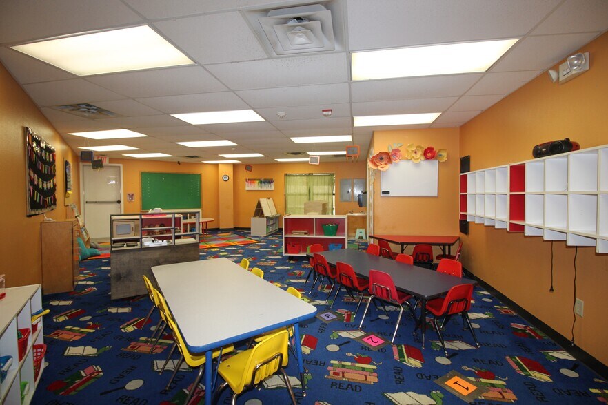 More Photos Of 3421 E Walnut St, Pearland Daycare Center For Sale