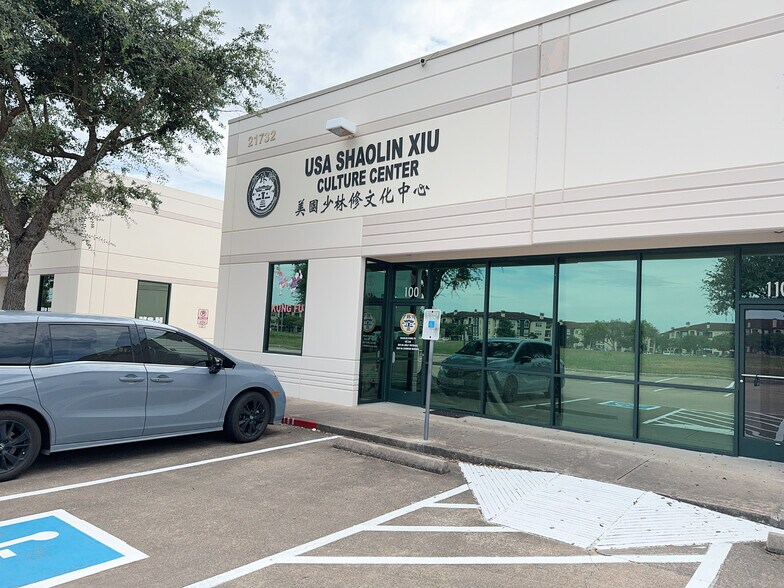 More Photos Of 21732 Provincial Blvd, Katy Service For Sale