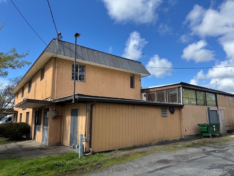 More Photos Of 455 W 1st Ave, Eugene Freestanding For Sale