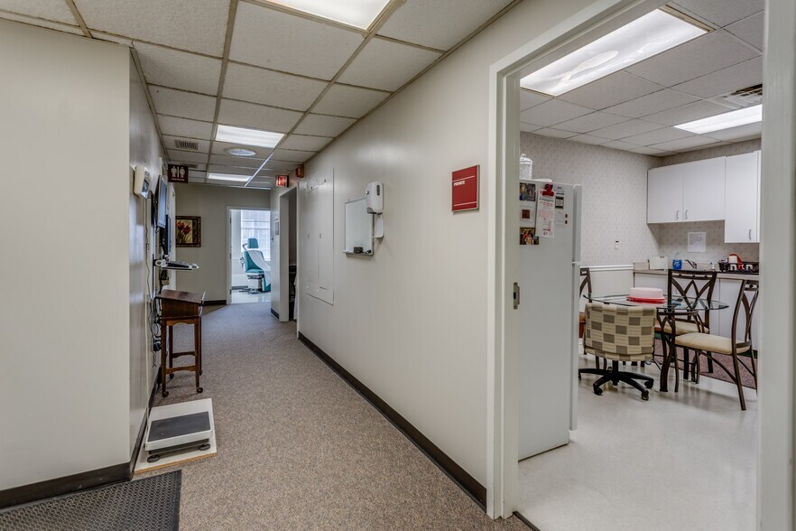 More Photos Of 20 S Stewart St, Winchester Medical For Sale