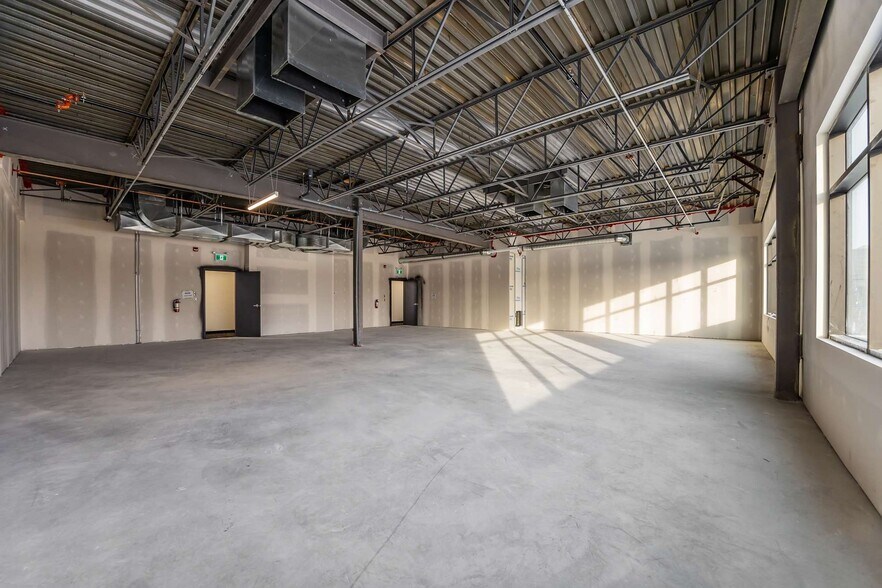 More Photos Of 14 Sioux Rd, Sherwood Park Storefront Retail Office For Lease