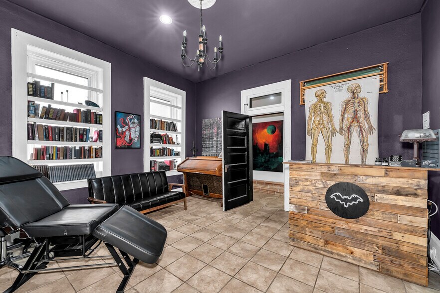 More Photos Of 110 S 2nd St, Ozark Flex For Sale