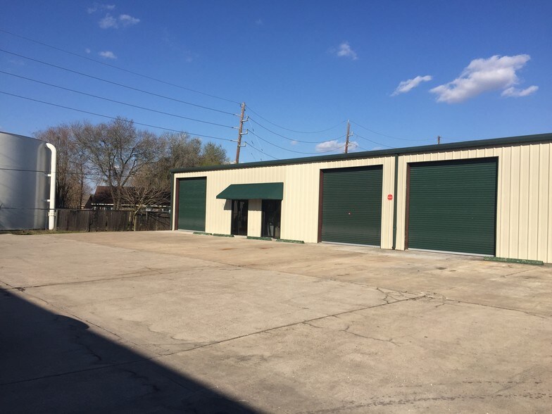 More Photos Of 10060 West Rd, Houston Warehouse For Lease