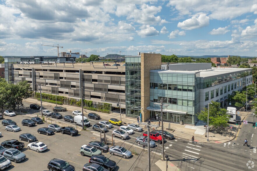 Primary Photo Of 2 Howe St, New Haven Freestanding For Sale