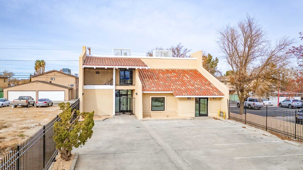 Primary Photo Of 465 E Palmdale Blvd, Palmdale Loft Creative Space For Lease