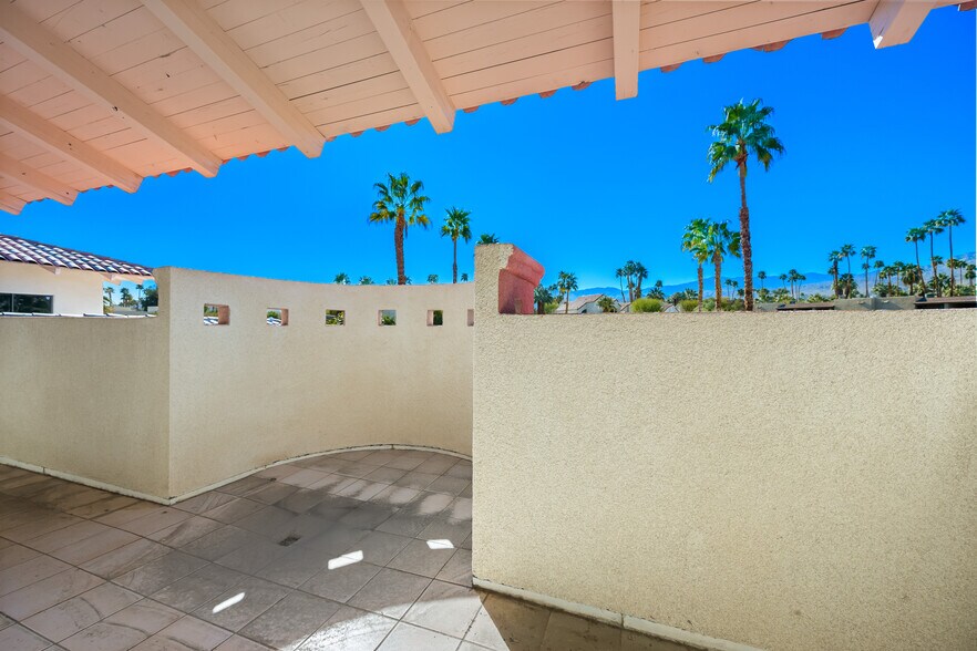More Photos Of 73255 El Paseo, Palm Desert Storefront Retail Office For Sale