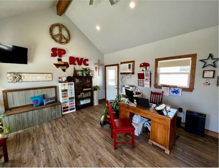 More Photos Of 5264 Ted Trout Dr, Lufkin Trailer Camper Park For Sale