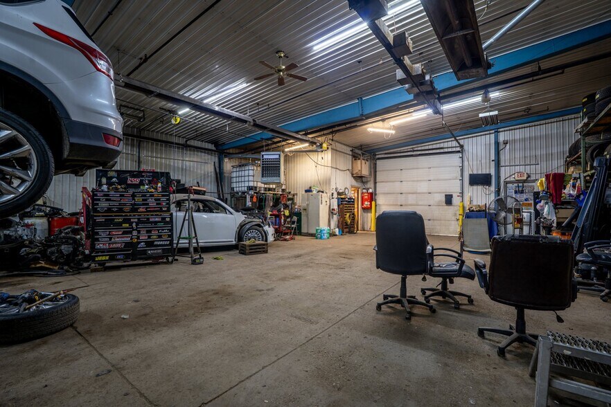 More Photos Of 434 S Byrkit Ave, Mishawaka Warehouse For Sale