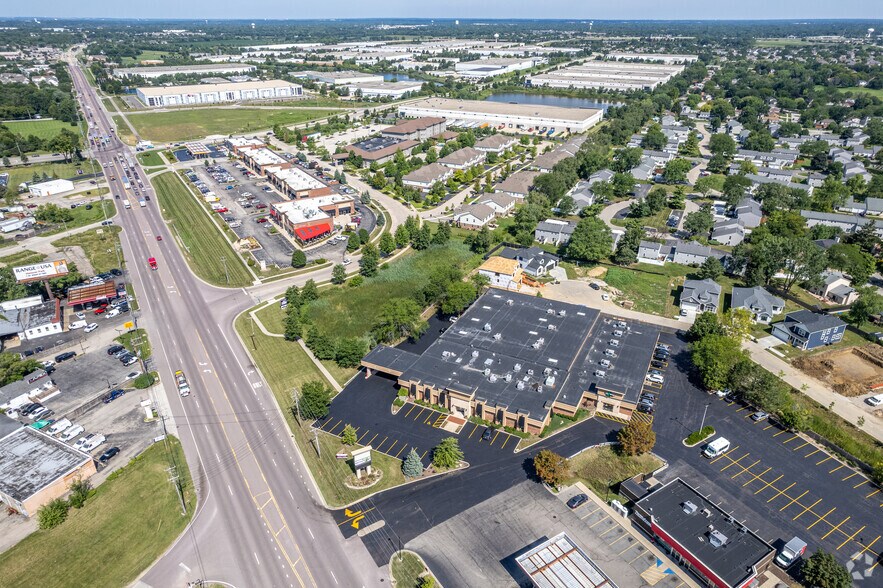 More Photos Of 1350 Lake St, Roselle Office For Lease