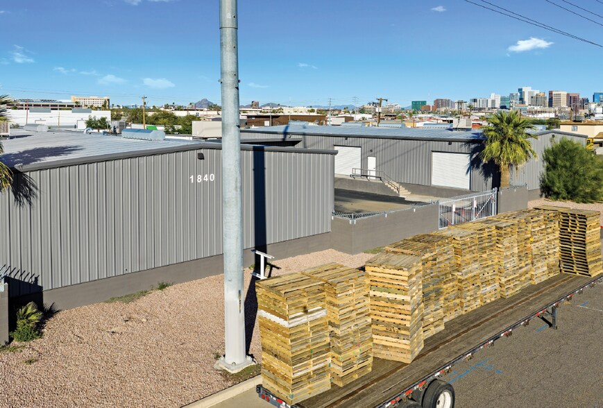 More Photos Of 1840-1860 W Sherman St, Phoenix Distribution For Sale