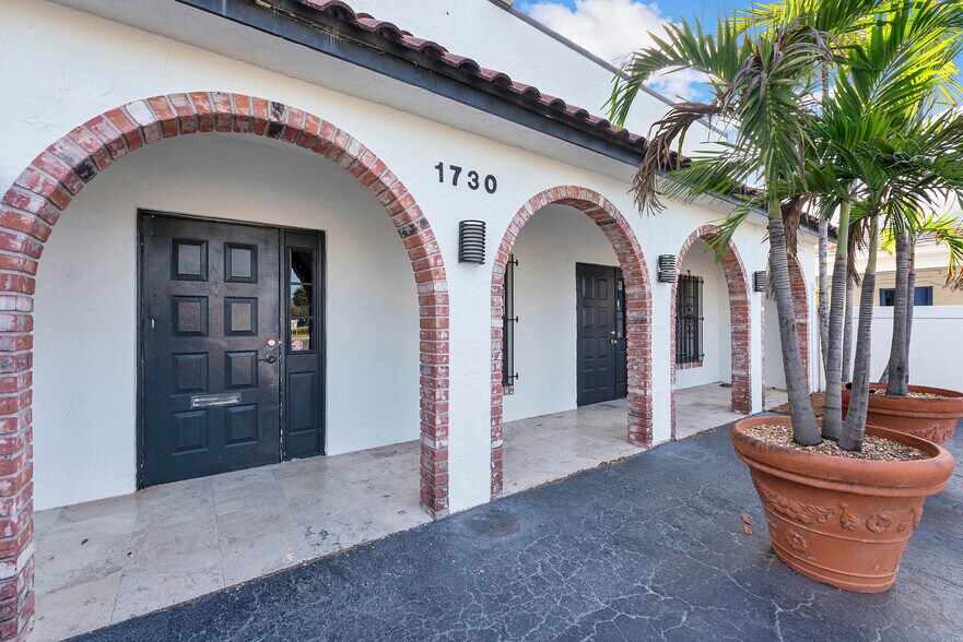 More Photos Of 1730 E Commercial Blvd, Fort Lauderdale Medical For Sale