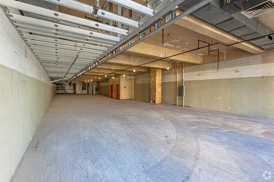 More Photos Of 714 Canal St, New Orleans Storefront Retail Office For Lease