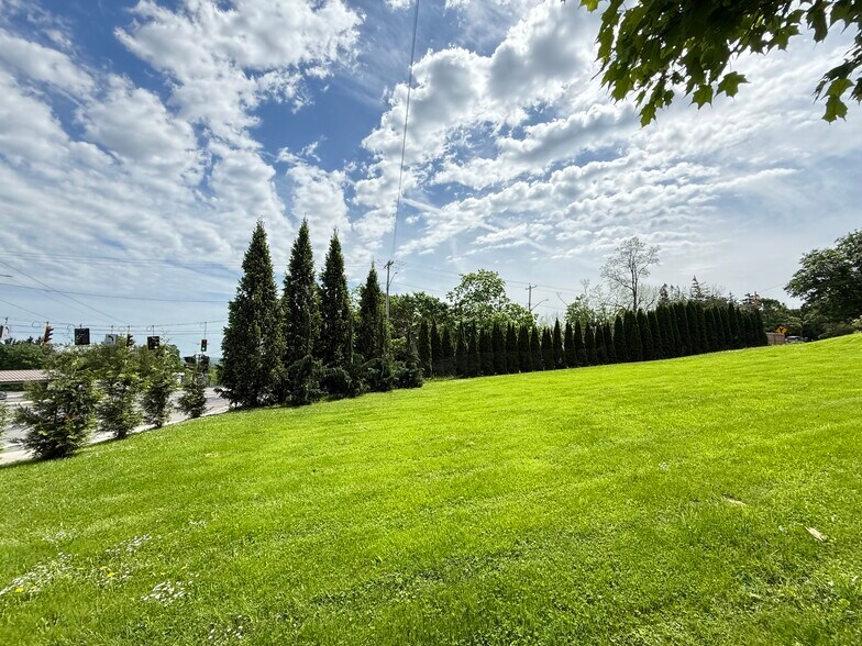 More Photos Of 4794 W Seneca Tpke, Syracuse Flex For Sale