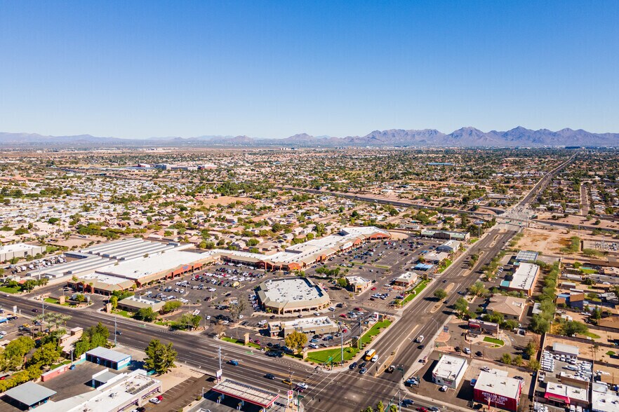 More Photos Of 3202 E Greenway Rd, Phoenix General Retail For Lease