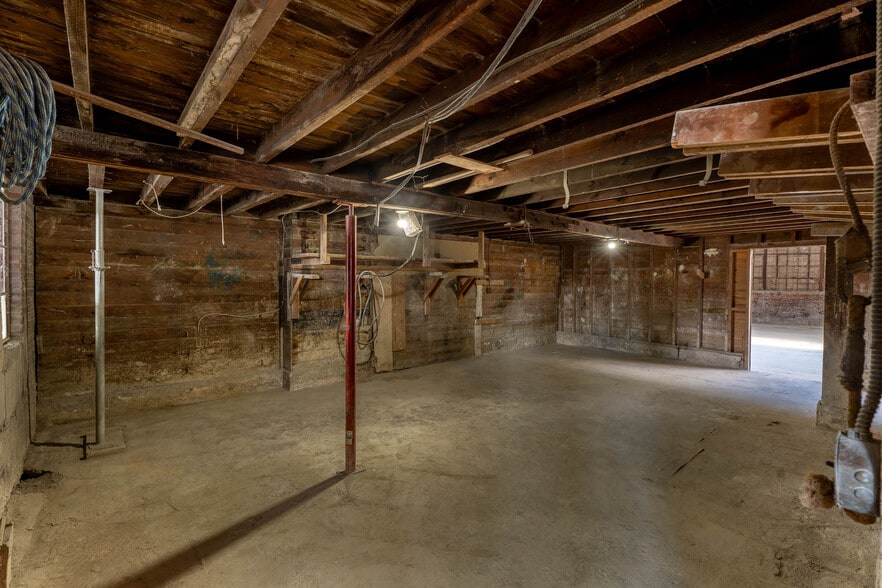 More Photos Of 1085 E Delavan Ave, Buffalo Warehouse For Sale