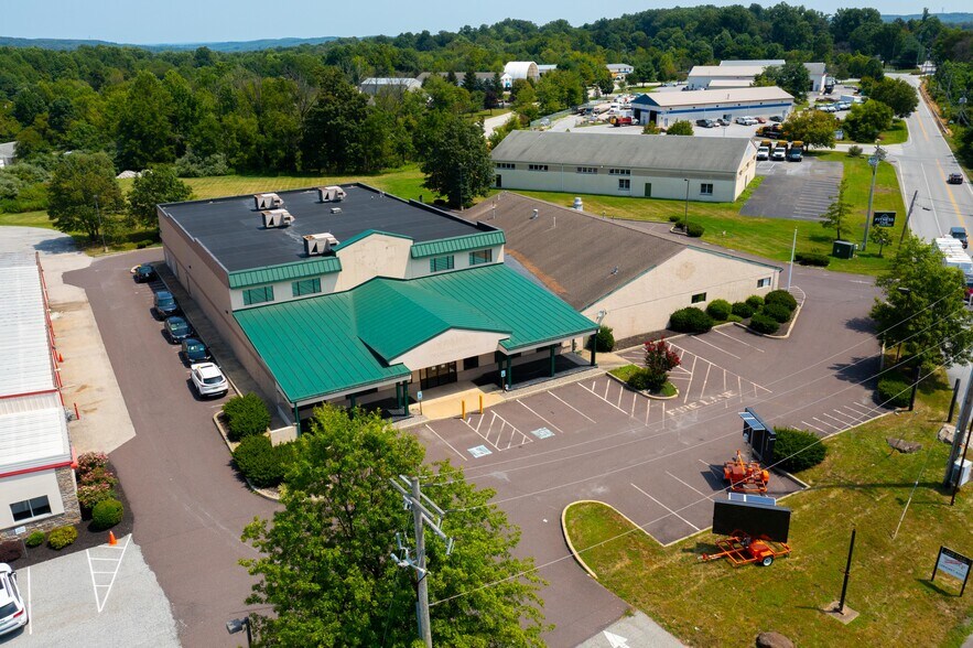More Photos Of 12 Pottstown Pike, Chester Springs General Retail For Lease