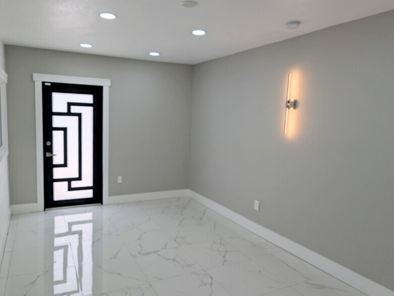 More Photos Of 1245 N Pine Hills Rd, Orlando Office Residential For Lease