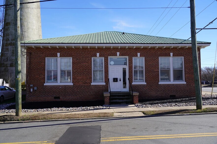 Primary Photo Of 201 Oneal St, Belton Office For Sale