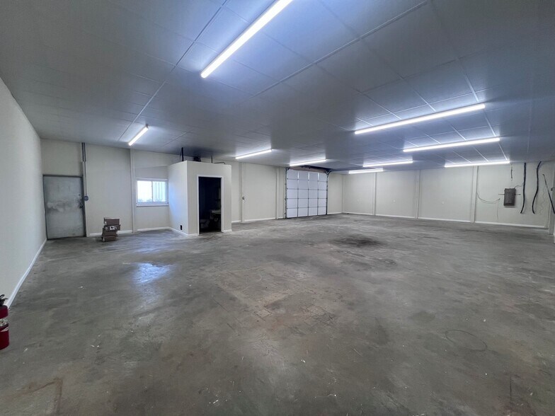 More Photos Of 590 Copper Dr, Newport Industrial For Lease