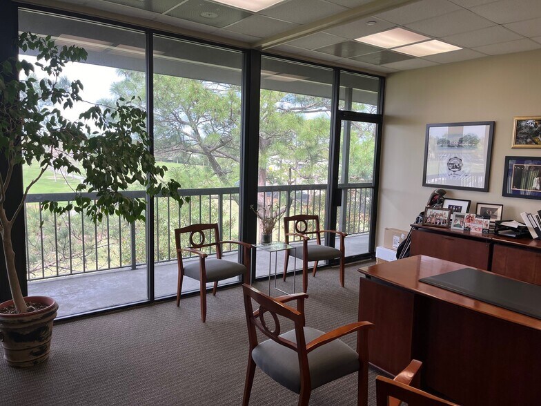 More Photos Of 131 Airline Dr, Metairie Office For Lease