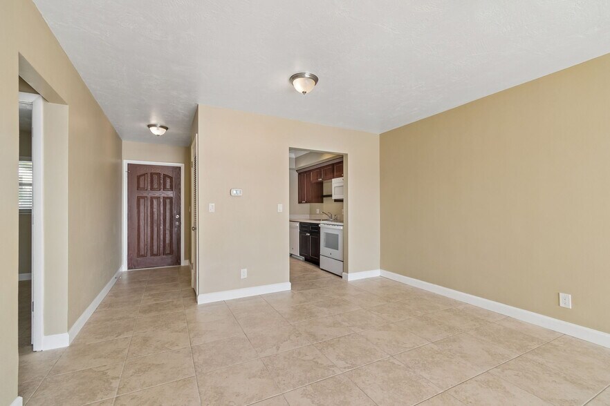 More Photos Of 2307 Bay Blvd, Indian Rocks Beach Apartments For Sale